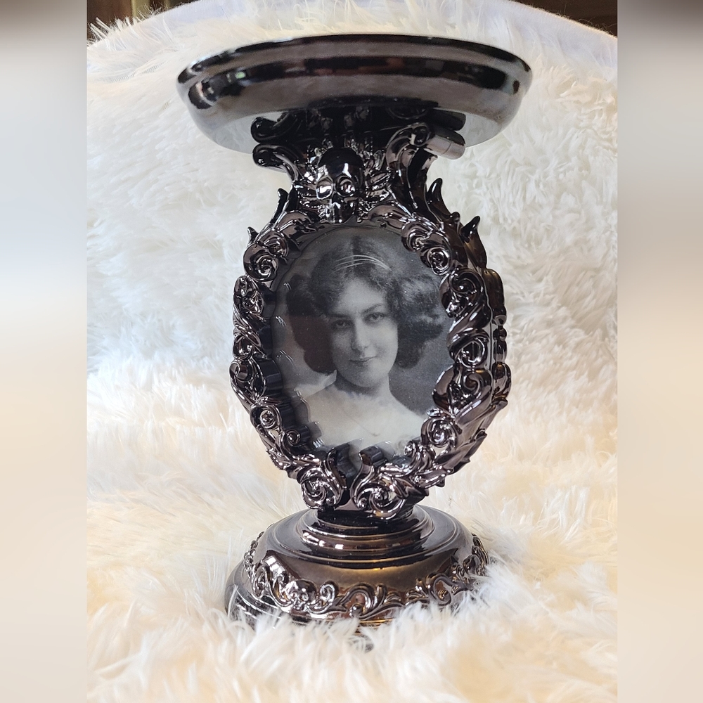 Bath & Body Works Holographic Potrait Frame Candle Holder - Picture 4 of 5